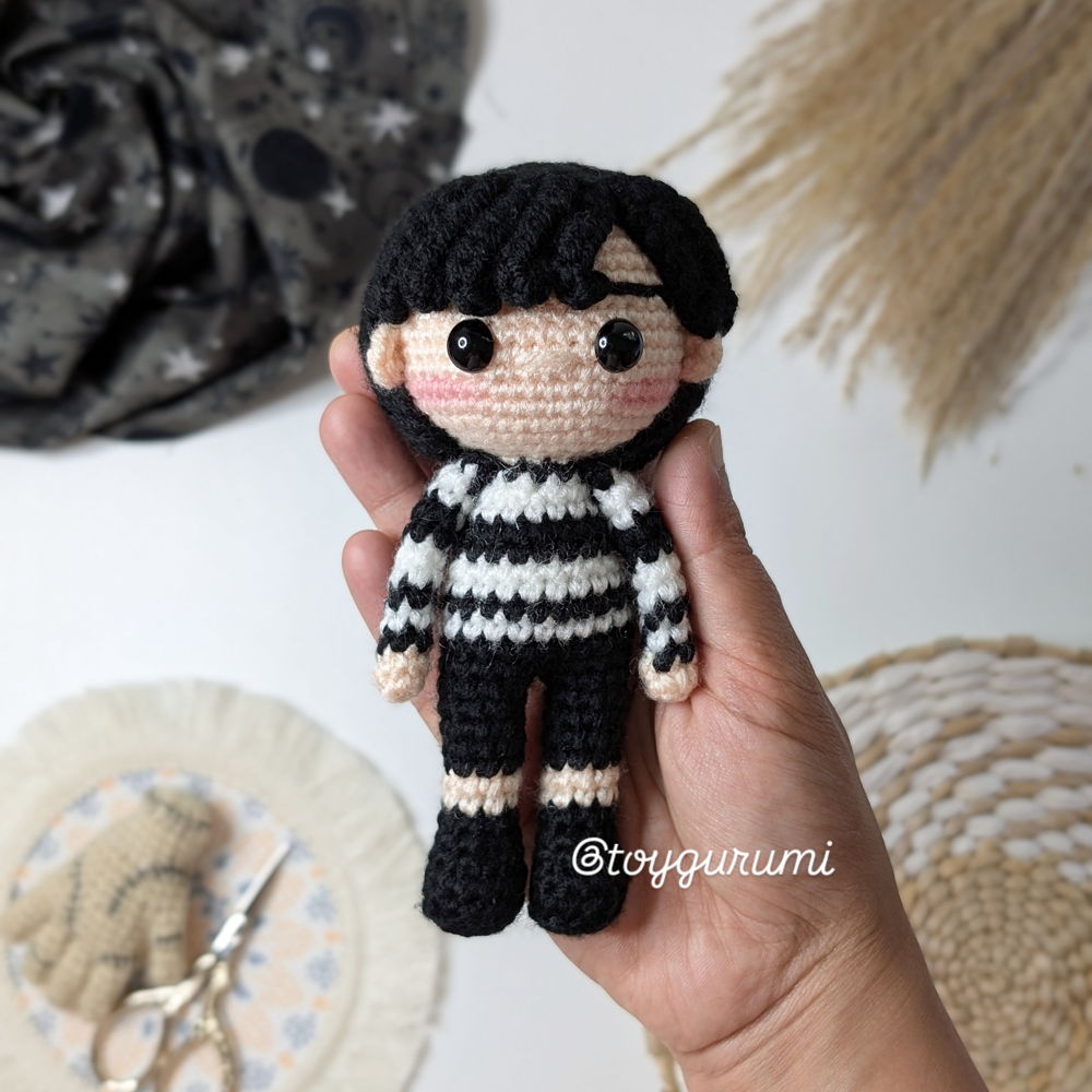 Pugsley Addams Amigurumi