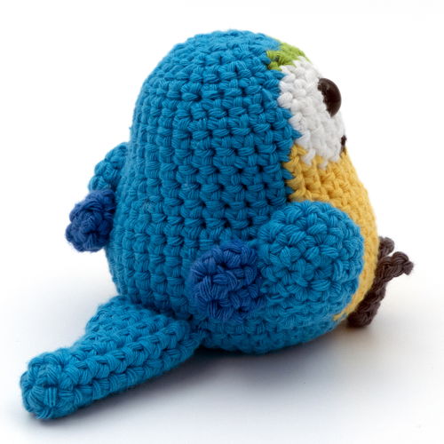 Amigurumi Blue and Gold Macaw