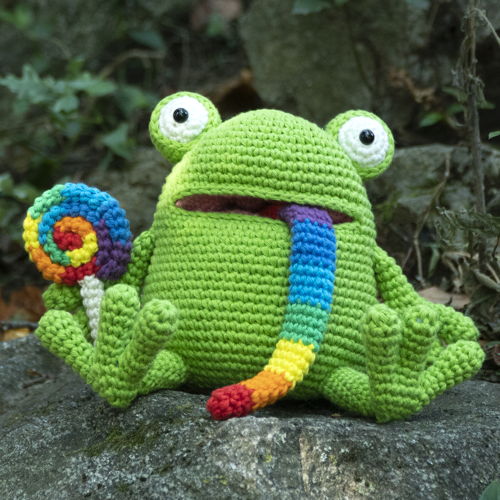 Amigurumi Rainbow Lollipop Frog