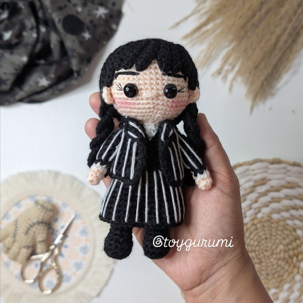Wednesday Addams Amigurumi