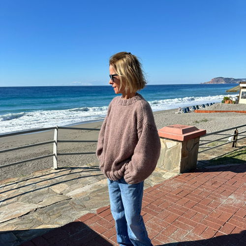 Oversized, simple sweater - knitting pattern