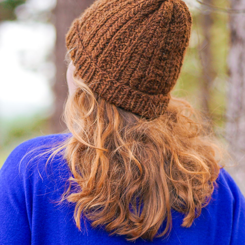 Gratis breipatroon muts: By Steps Beanie