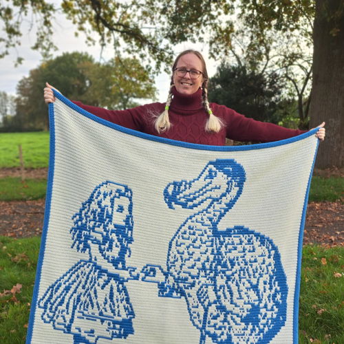Alice and the Dodo | Alice in Wonderland Mosaic Crochet Blanket PDF Pattern