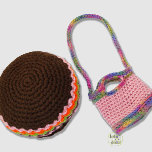 Patroon voor een grote gehaakte pop van Gabi, Amigurumi, 21"/53 cm lang.
