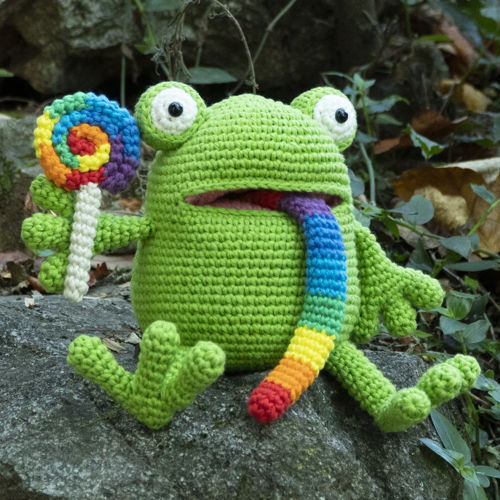 Amigurumi Rainbow Lollipop Frog