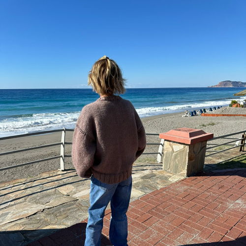 Oversized, simple sweater - knitting pattern