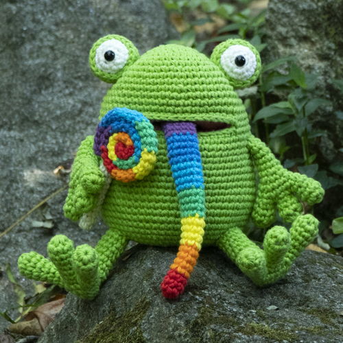 Amigurumi Rainbow Lollipop Frog
