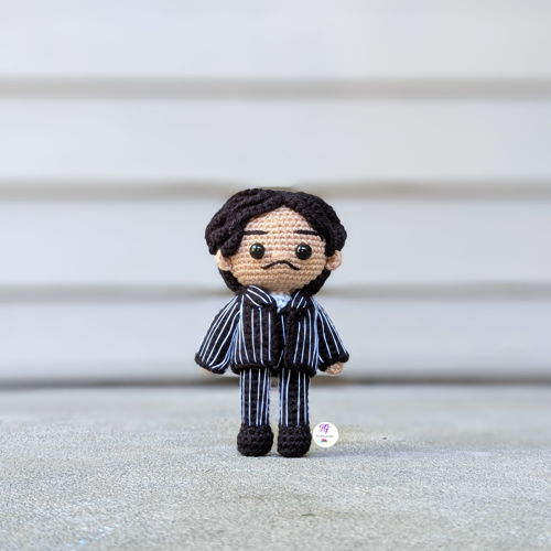 Gomez Addams Amigurumi