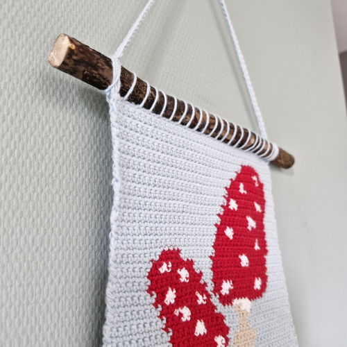 Haakpatroon wandhanger met paddenstoelen