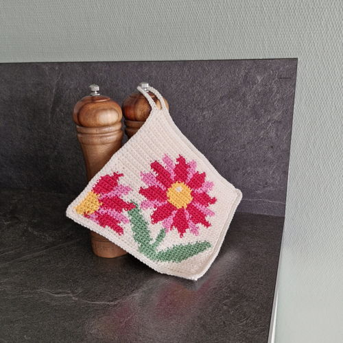 Haakpatroon pannenlappen met bloem