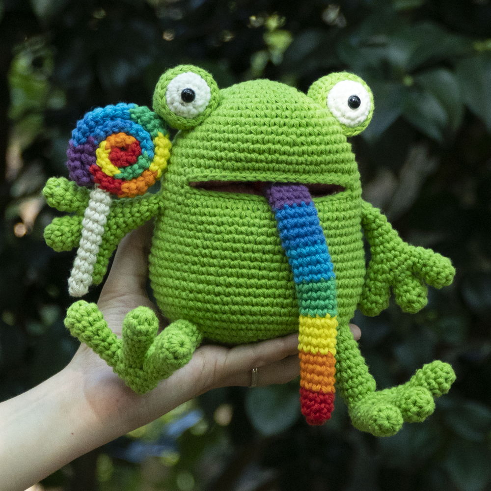 Amigurumi Rainbow Lollipop Frog