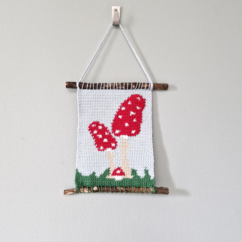 Haakpatroon wandhanger met paddenstoelen