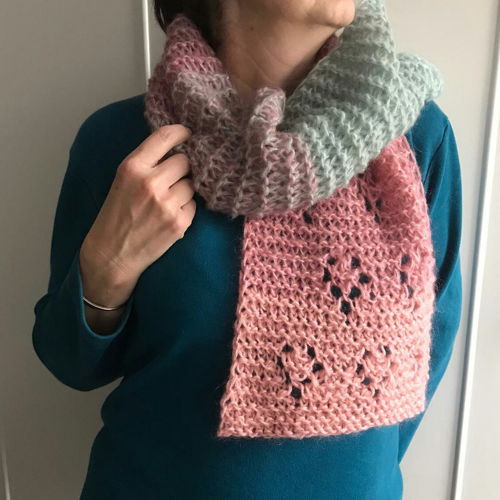 Strawberries scarf